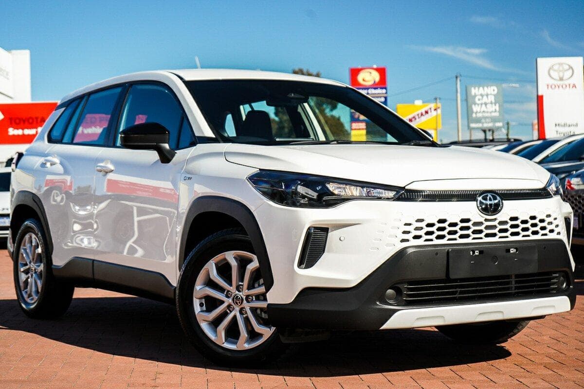 2025 Toyota Corolla Cross GX in White