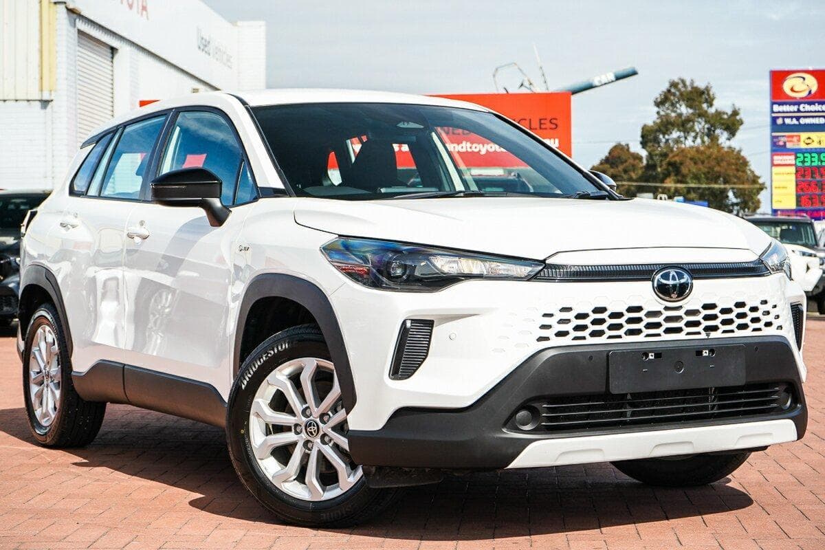 2025 Toyota Corolla Cross GX in White