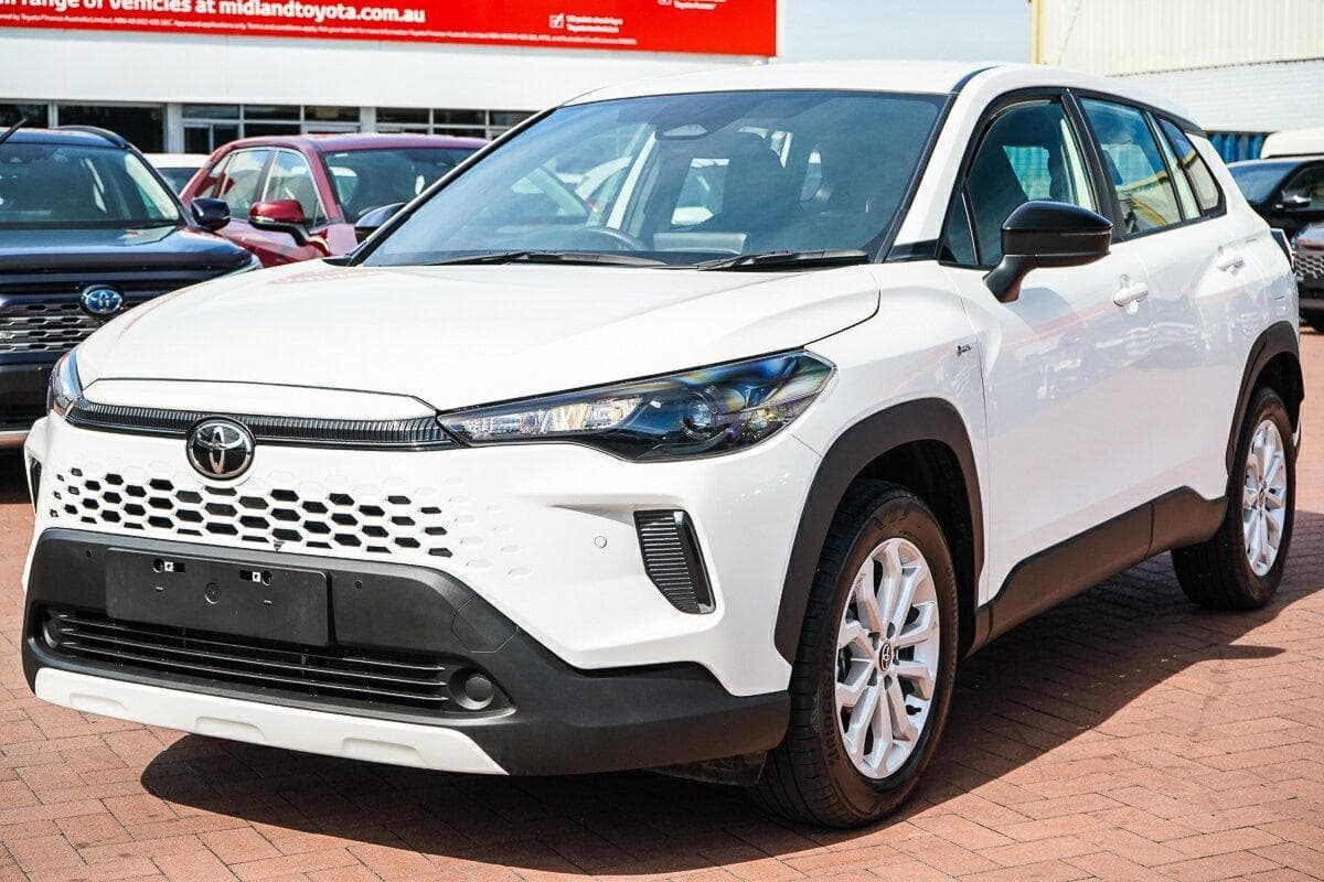 2025 Toyota Corolla Cross GX in White