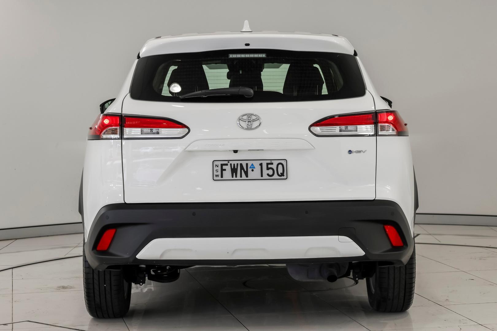 2025 Toyota Corolla Cross GX in White