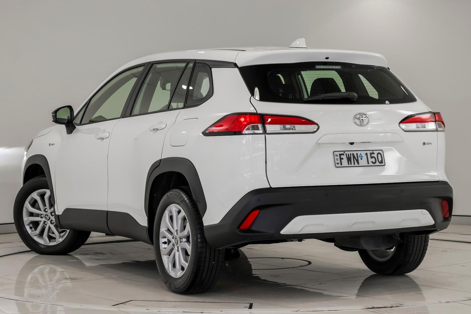 2025 Toyota Corolla Cross GX in White