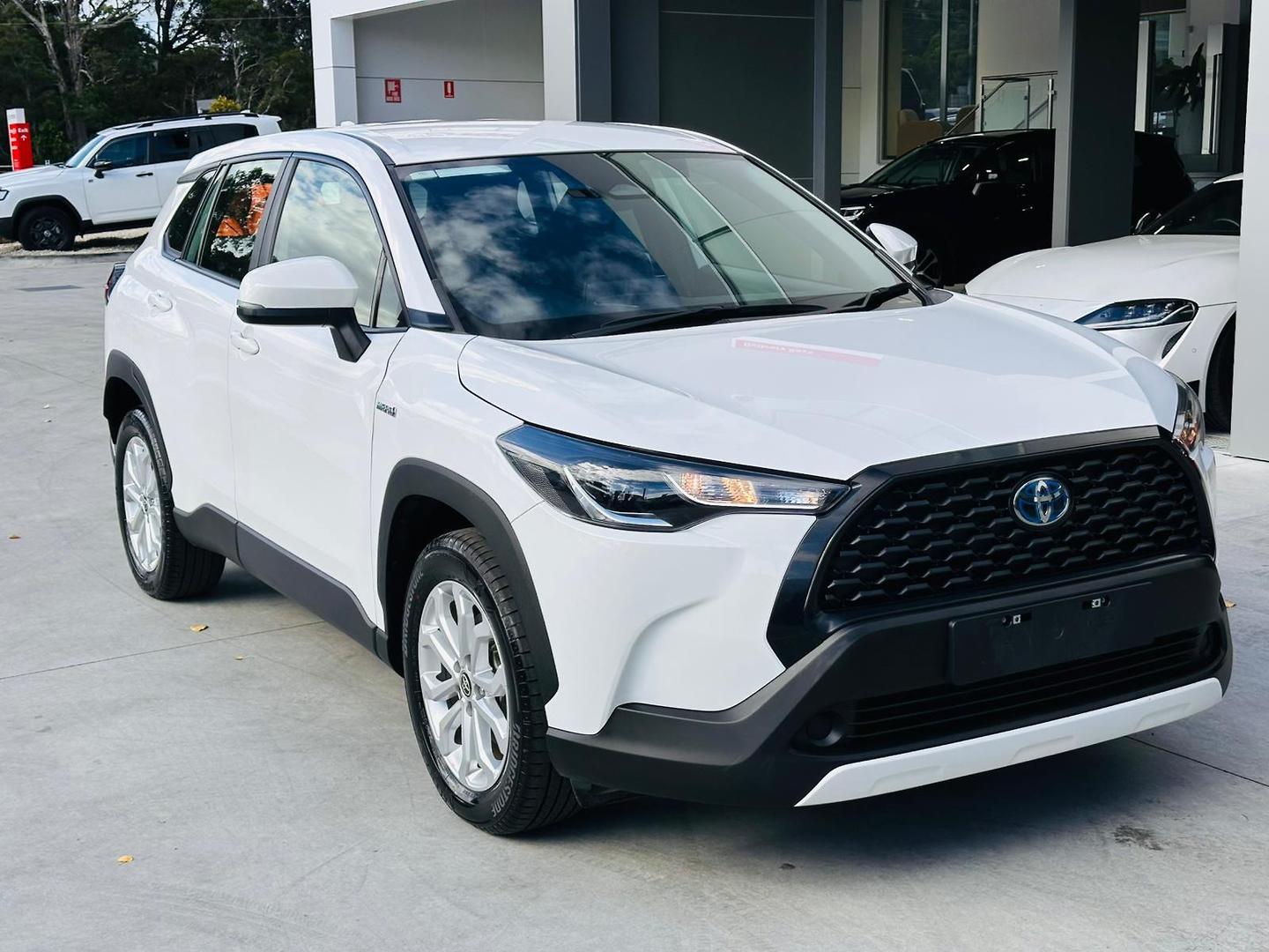 2023 Toyota Corolla Cross GX in White