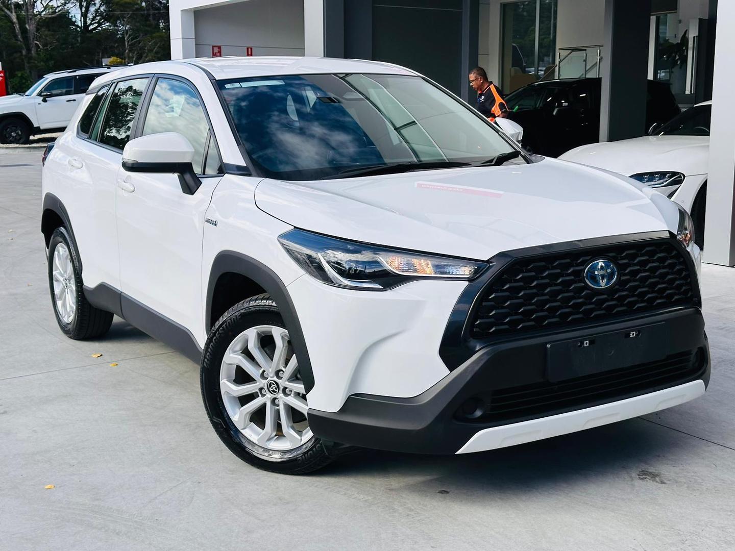 2023 Toyota Corolla Cross GX in White