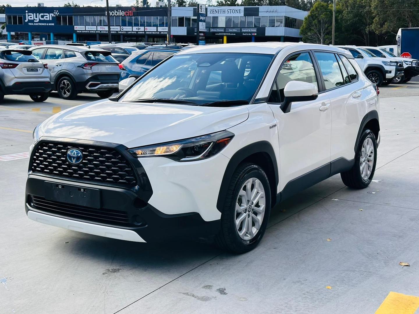 2023 Toyota Corolla Cross GX in White