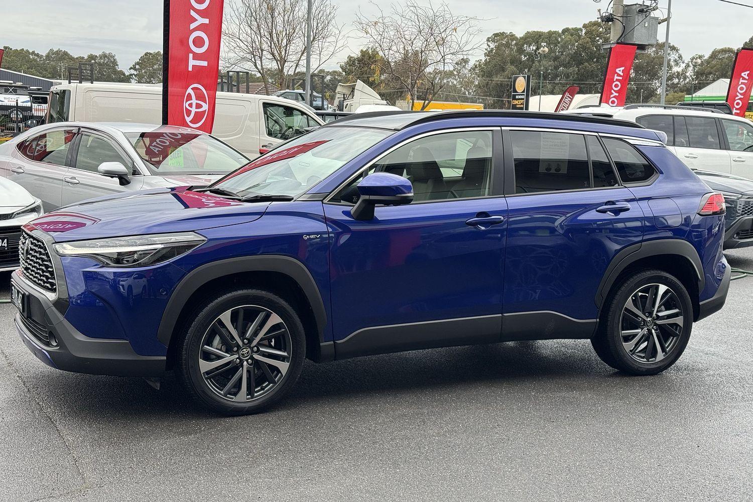2024 Toyota Corolla Cross Atmos 2WD in Blue
