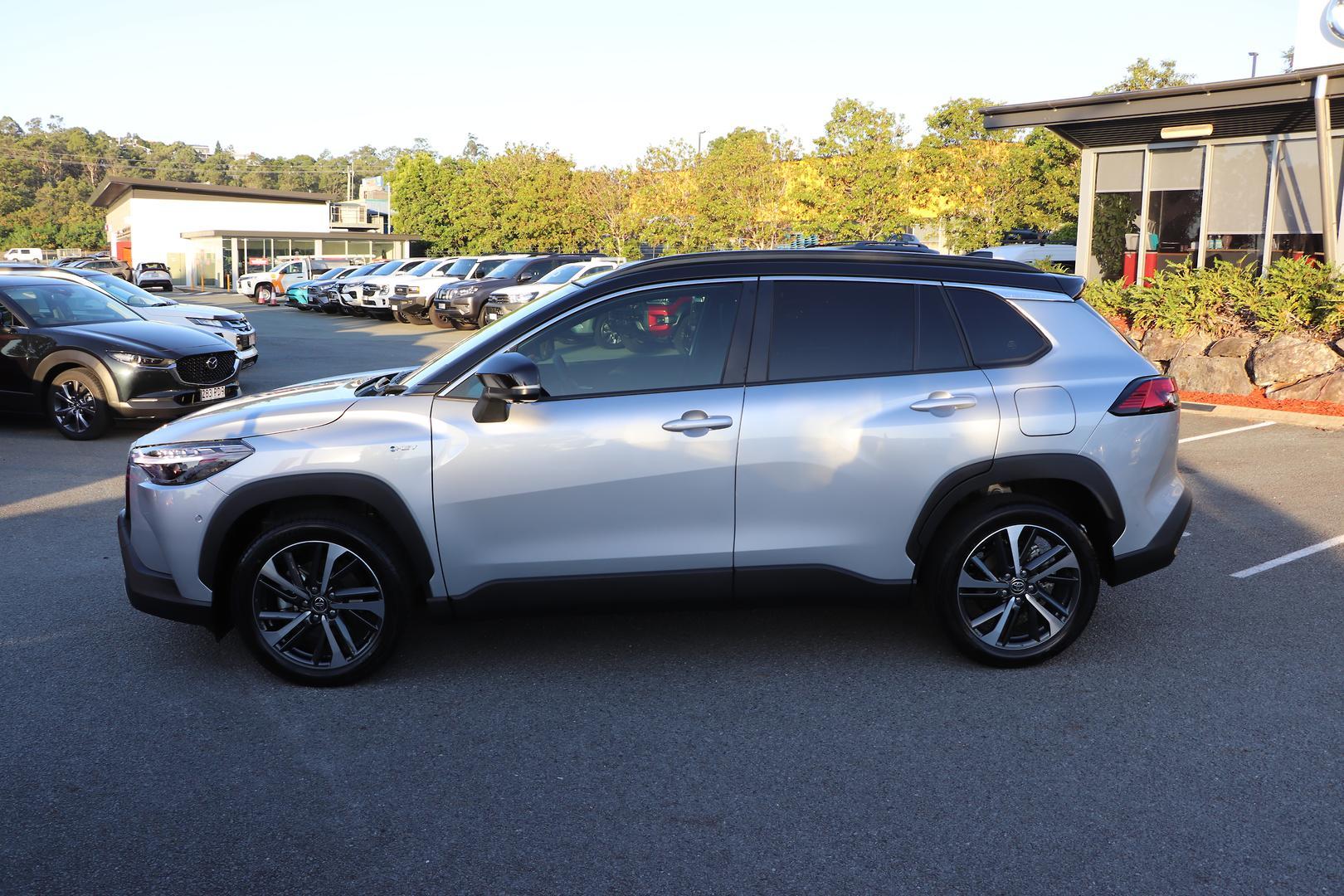 2024 Toyota Corolla Cross Atmos 2WD in Two Tone Silver