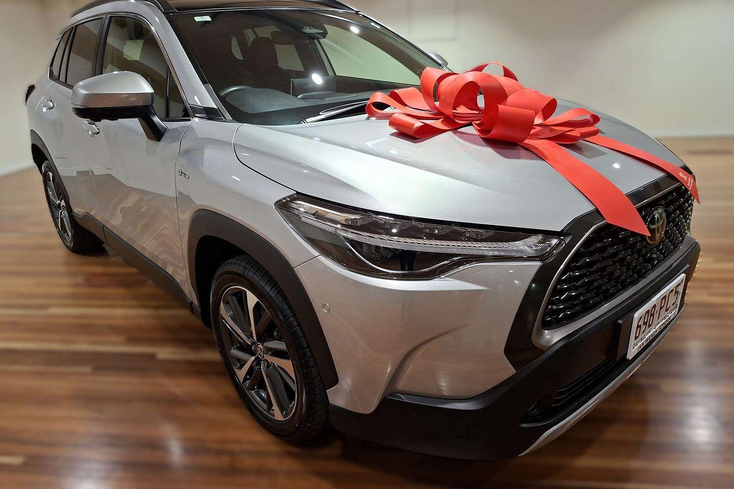 2025 Toyota Corolla Cross Atmos 2WD in Silver