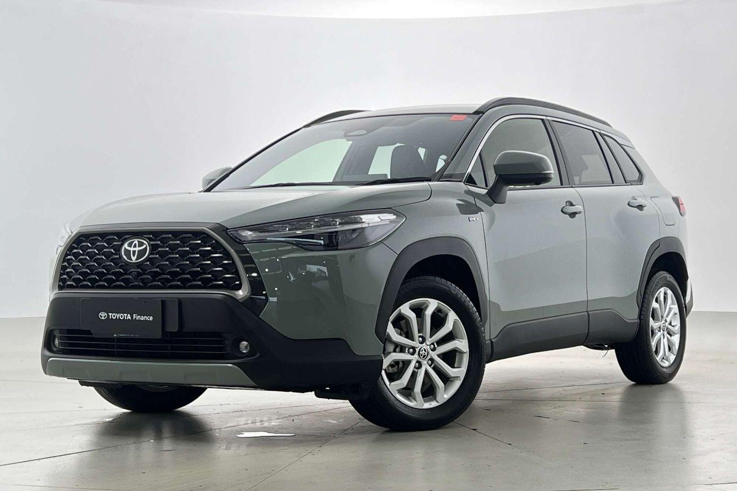 2025 Toyota Corolla Cross GXL in Green