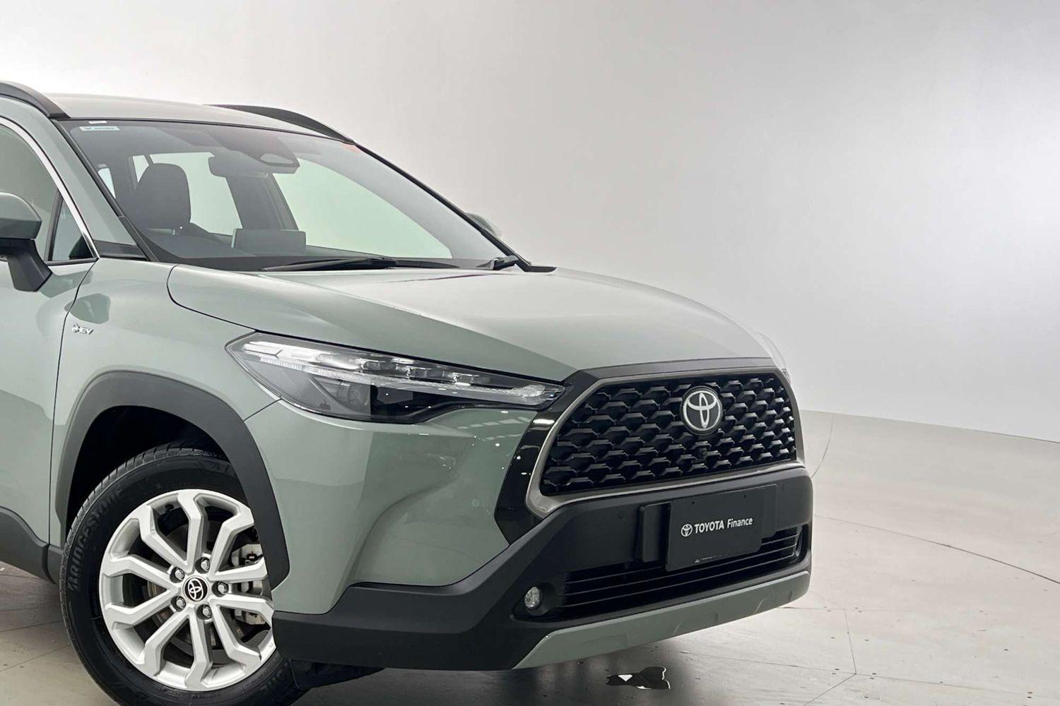 2025 Toyota Corolla Cross GXL in Green