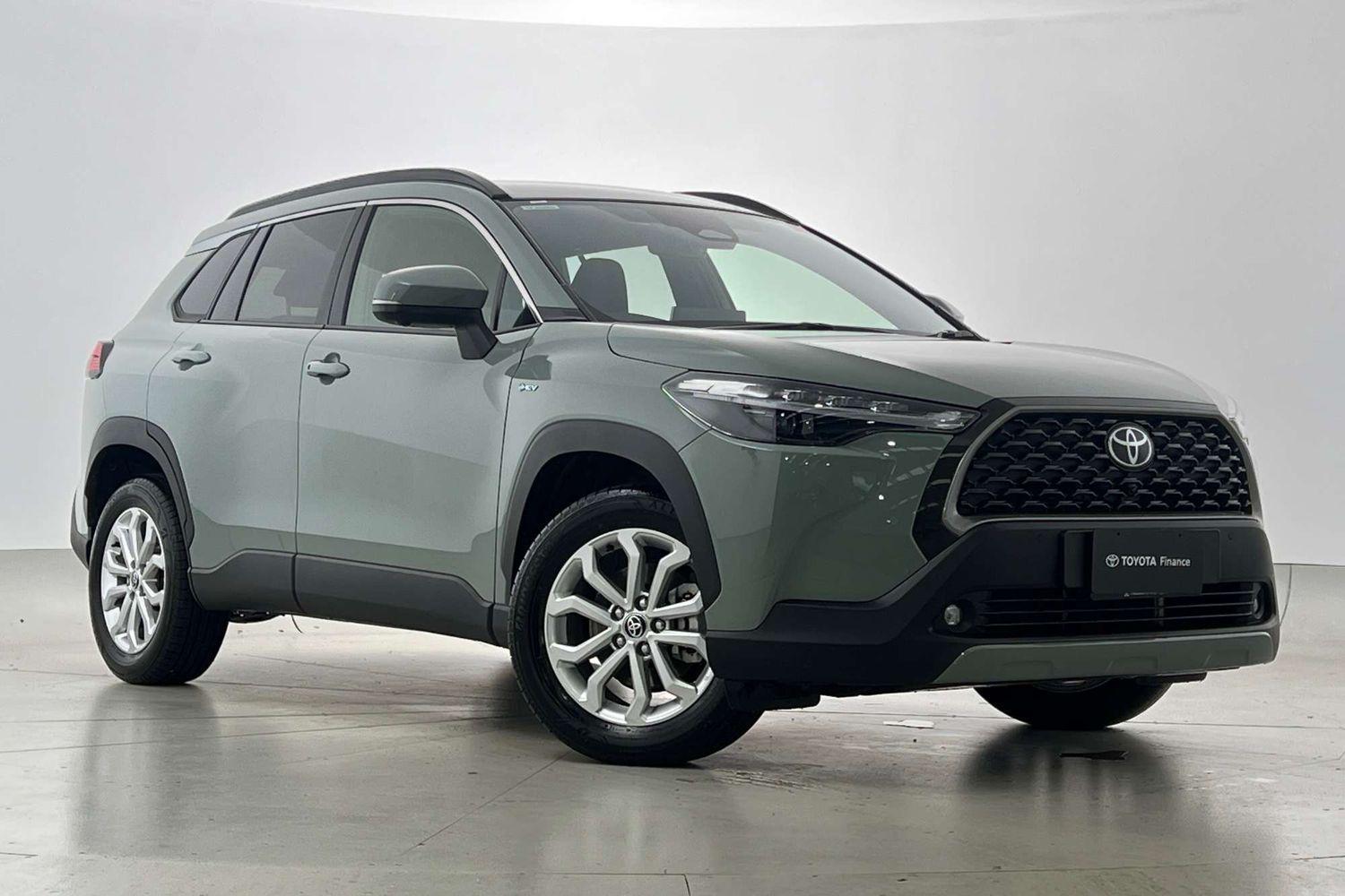 2025 Toyota Corolla Cross GXL in Green