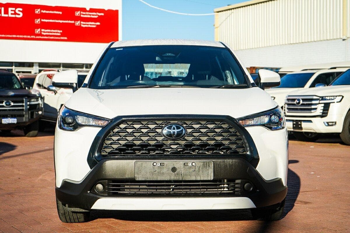 2025 Toyota Corolla Cross GX in White