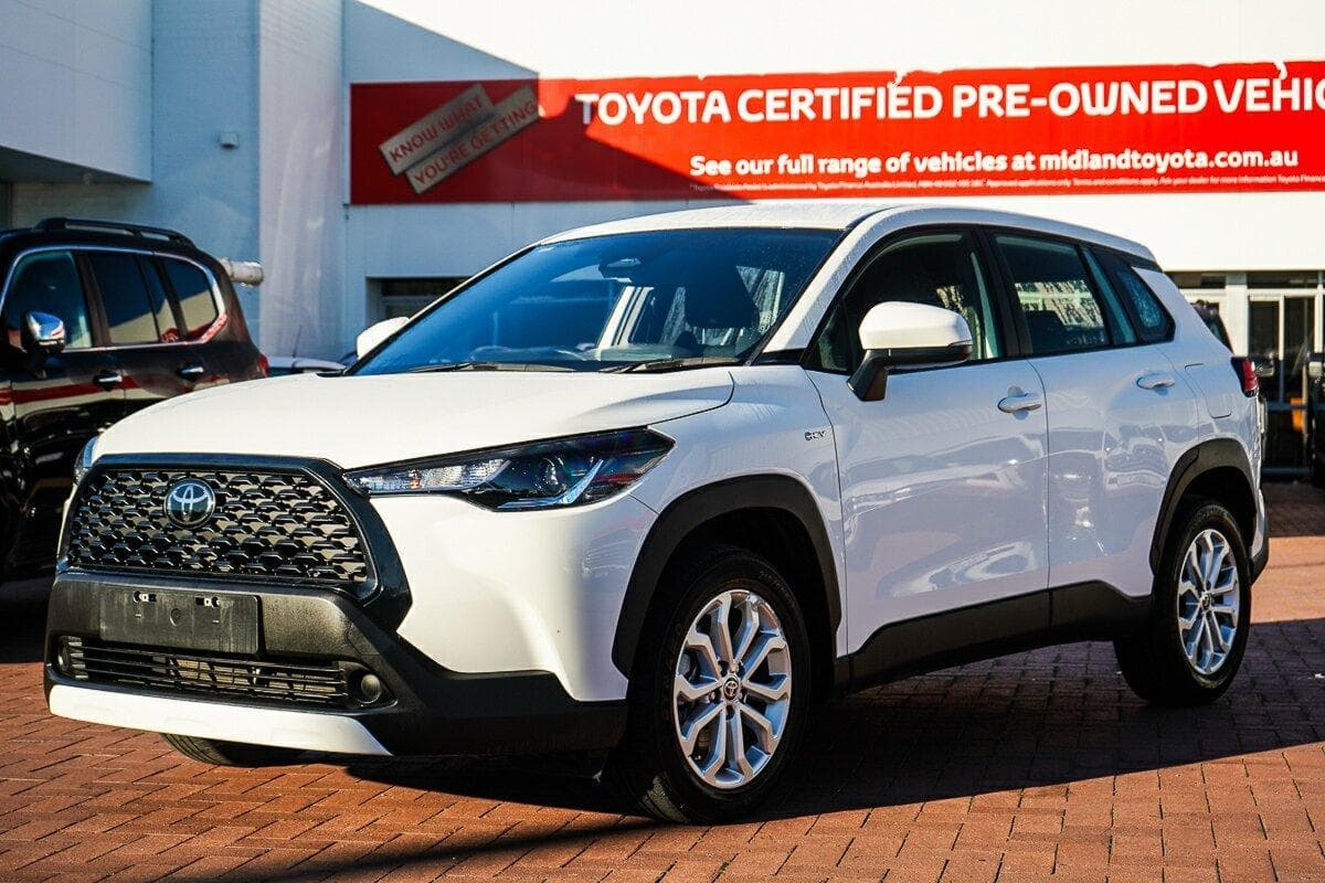 2025 Toyota Corolla Cross GX in White