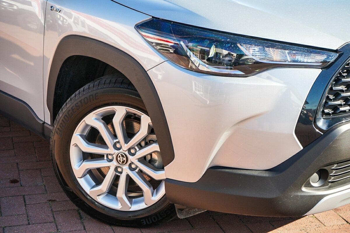 2025 Toyota Corolla Cross GX in Silver