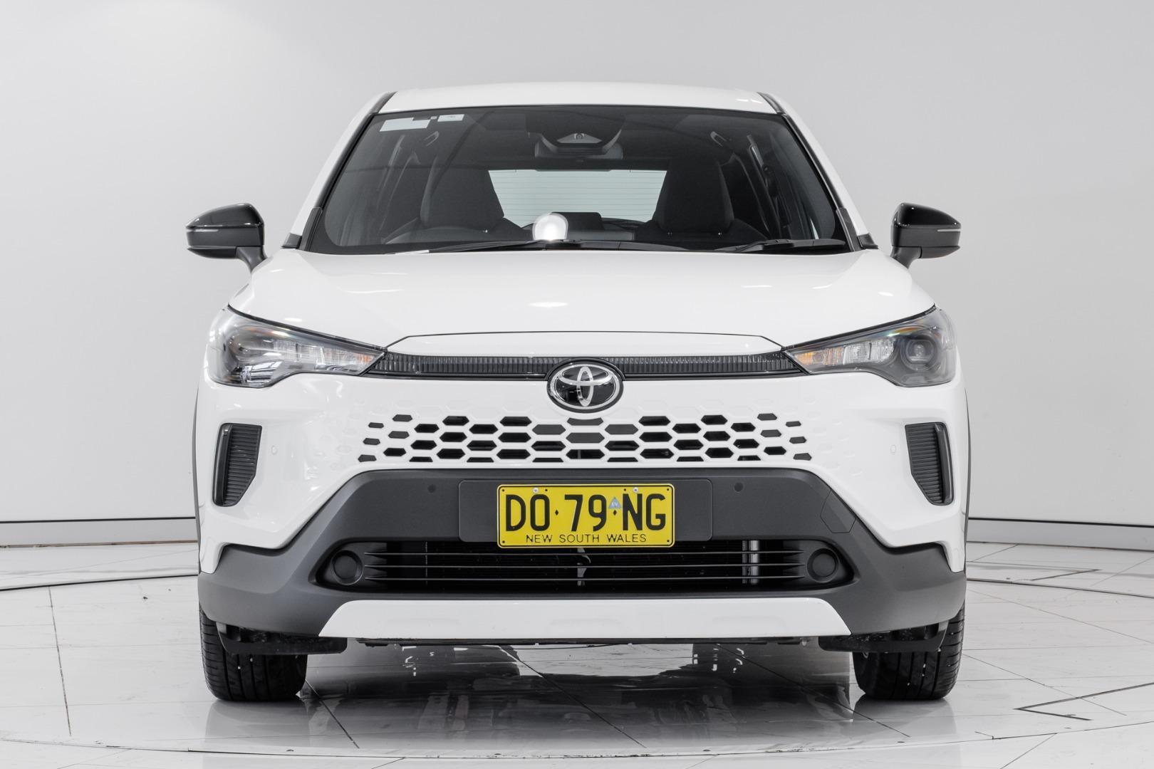 2025 Toyota Corolla Cross GX in White