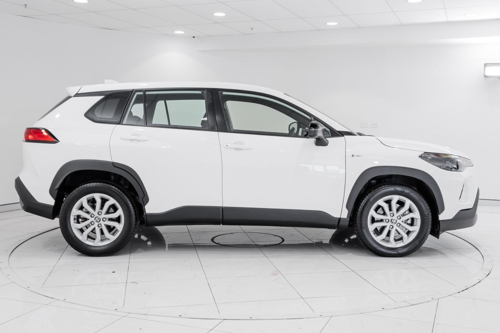 2025 Toyota Corolla Cross GX in White