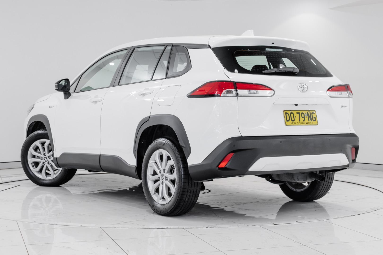 2025 Toyota Corolla Cross GX in White