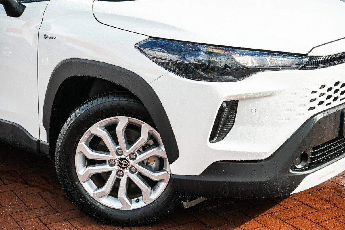 2025 Toyota Corolla Cross GX in White