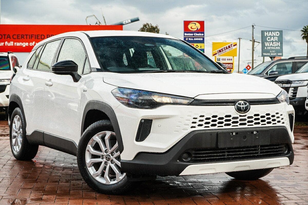 2025 Toyota Corolla Cross GX in White