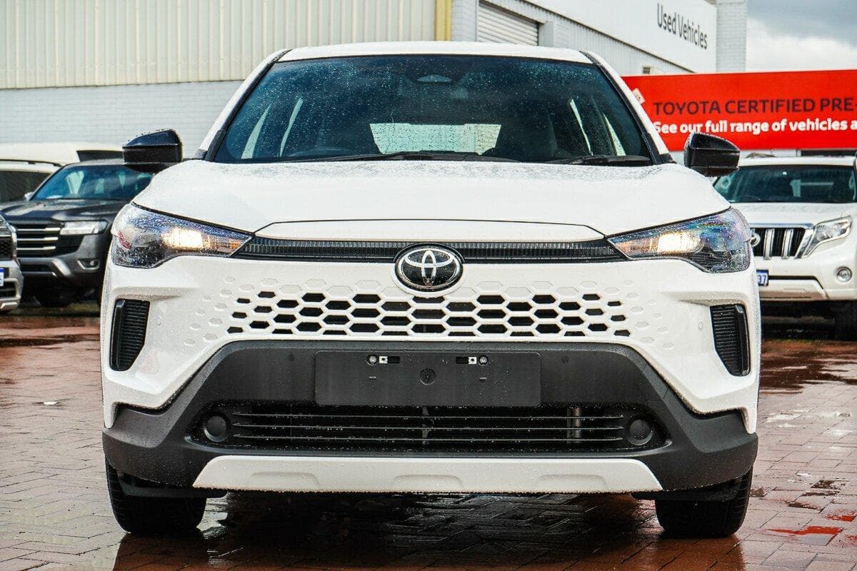 2025 Toyota Corolla Cross GX in White