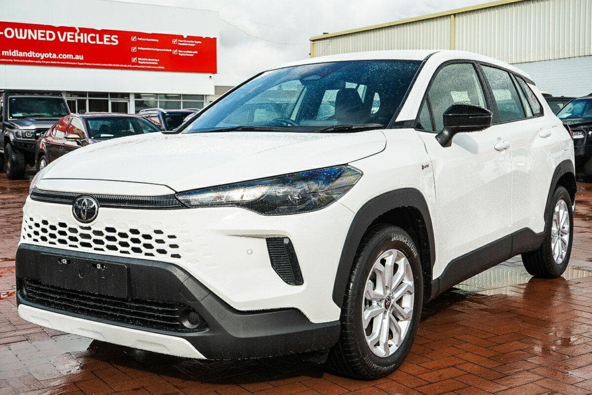 2025 Toyota Corolla Cross GX in White