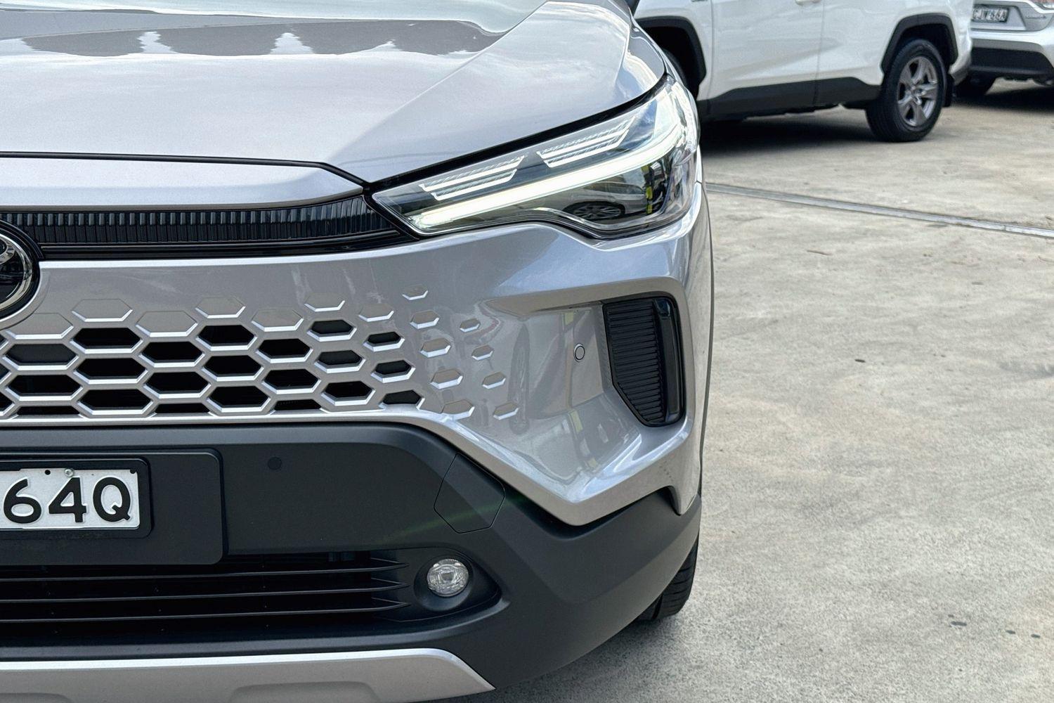 2025 Toyota Corolla Cross GXL in Silver