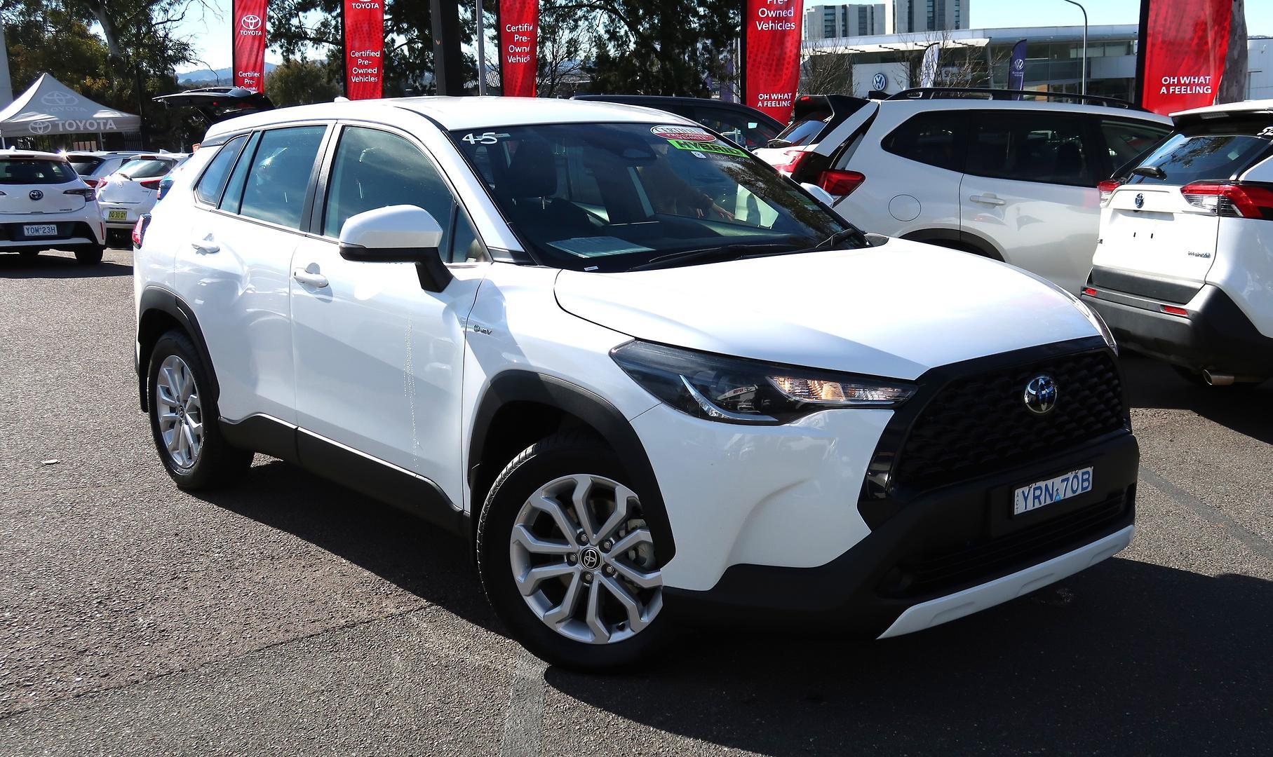 2024 Toyota Corolla Cross GX in White