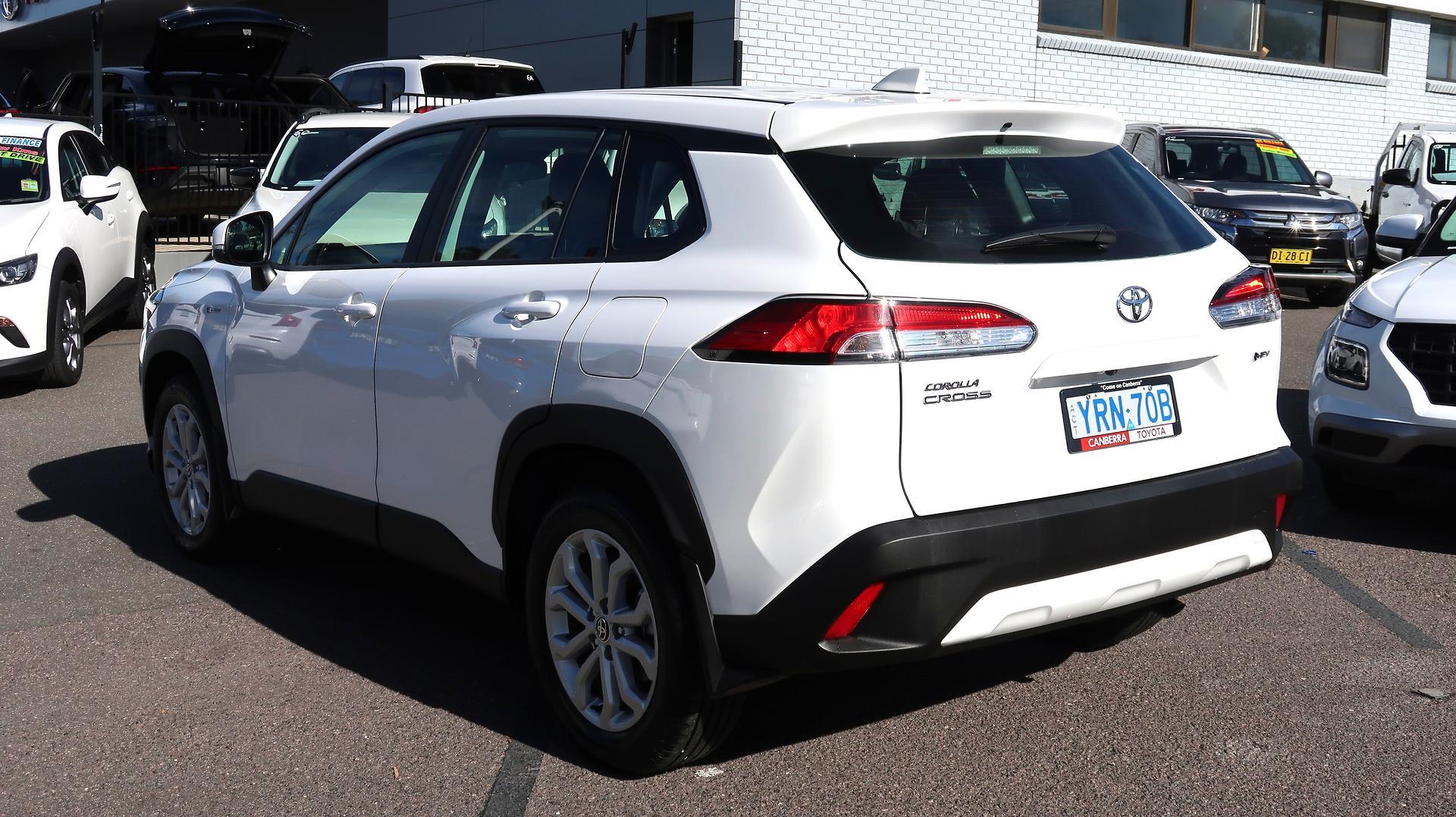 2024 Toyota Corolla Cross GX in White