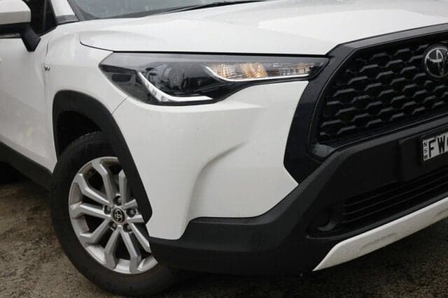 2024 Toyota Corolla Cross GX in White