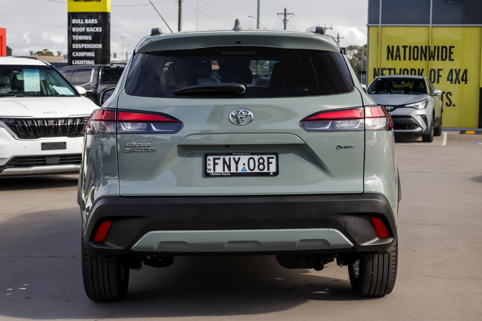 2025 Toyota Corolla Cross GXL in Green