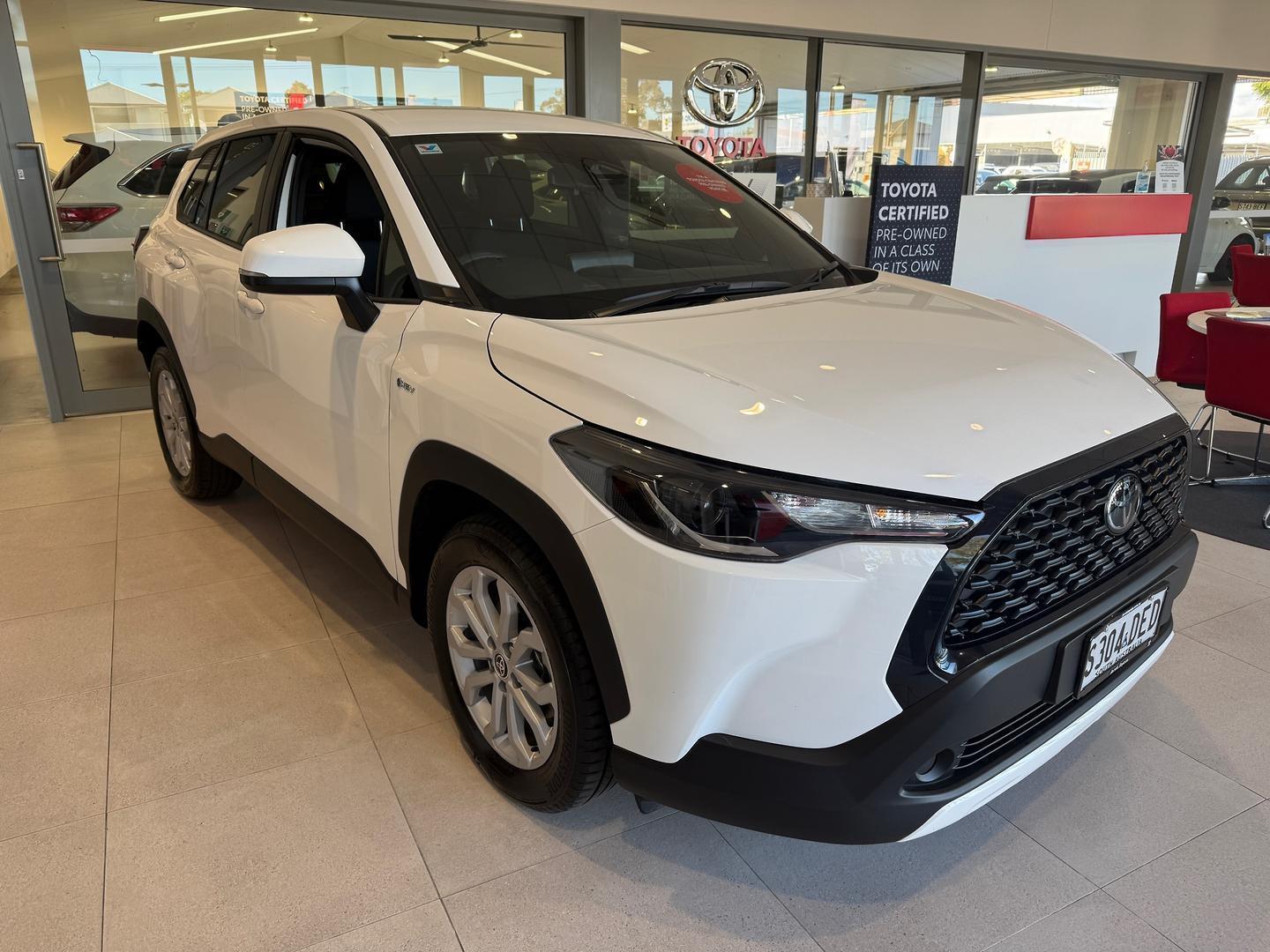 2025 Toyota Corolla Cross GX in White