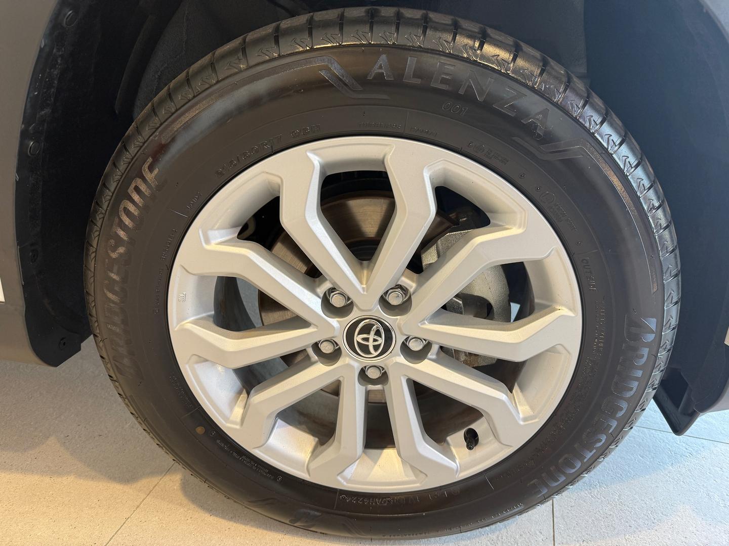 2025 Toyota Corolla Cross GX in White