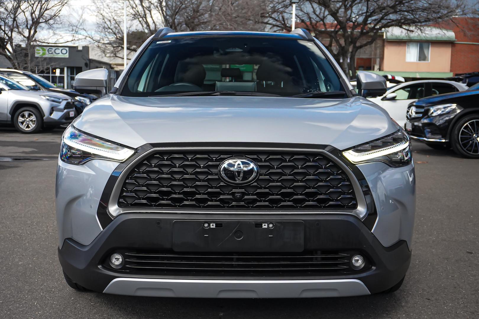 2025 Toyota Corolla Cross Atmos 2WD in Silver