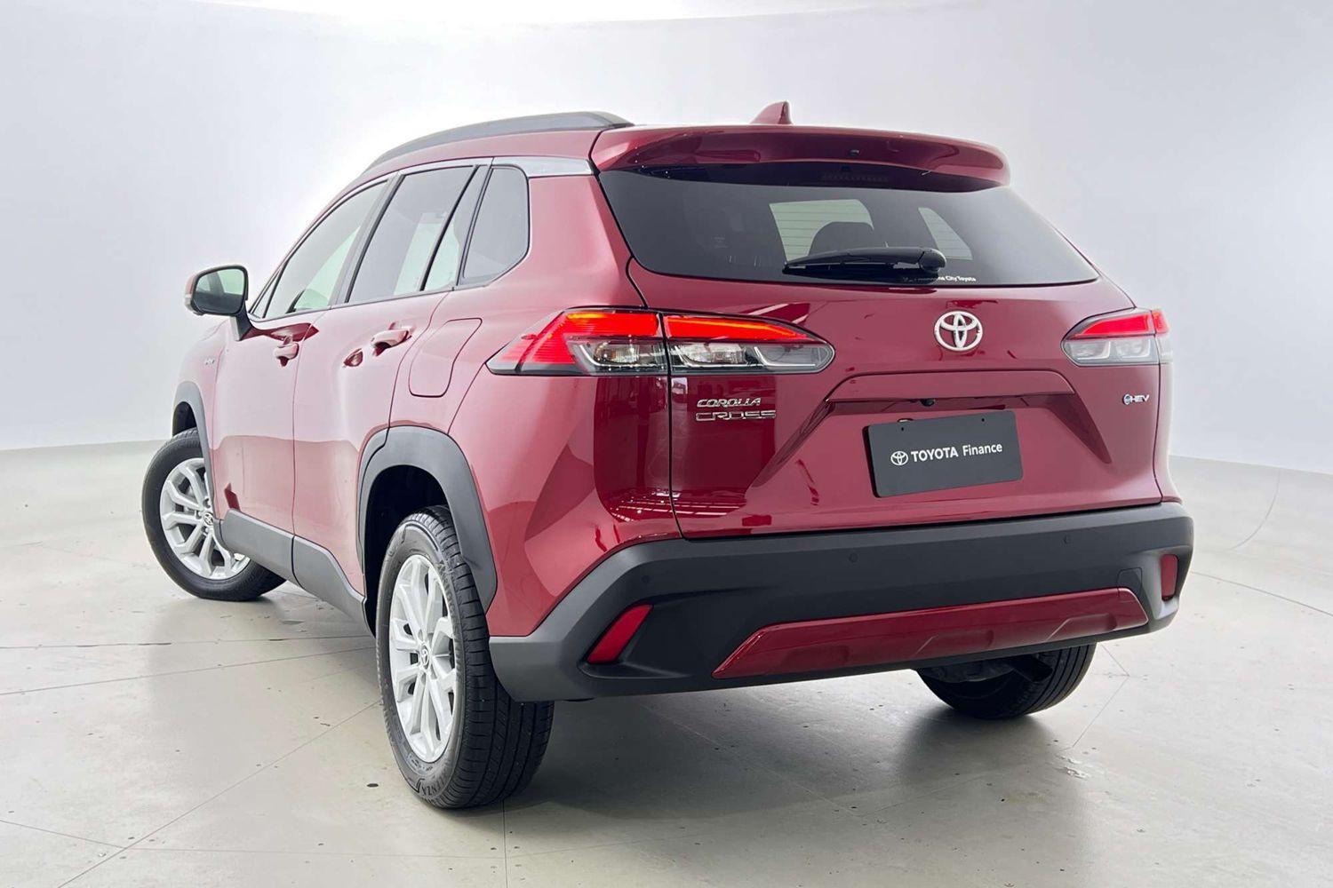 2025 Toyota Corolla Cross GXL in Red