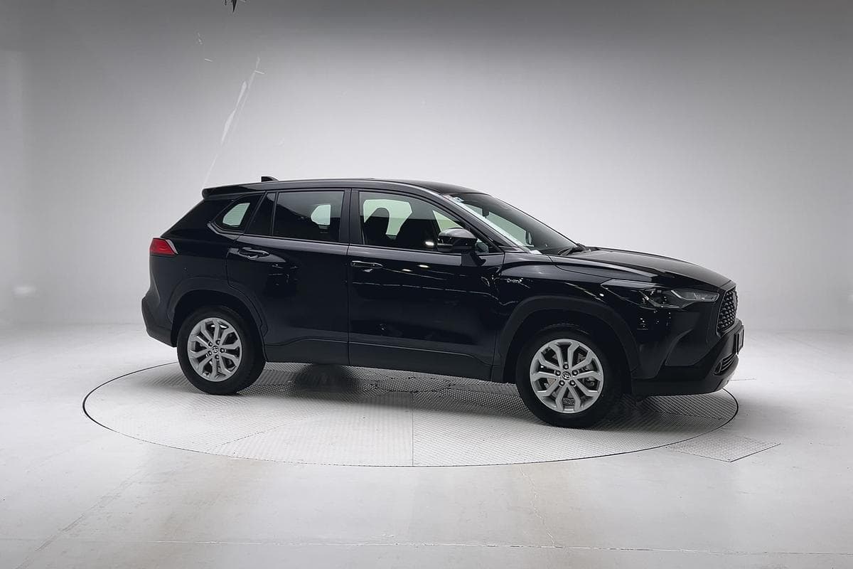 2025 Toyota Corolla Cross GX in Black