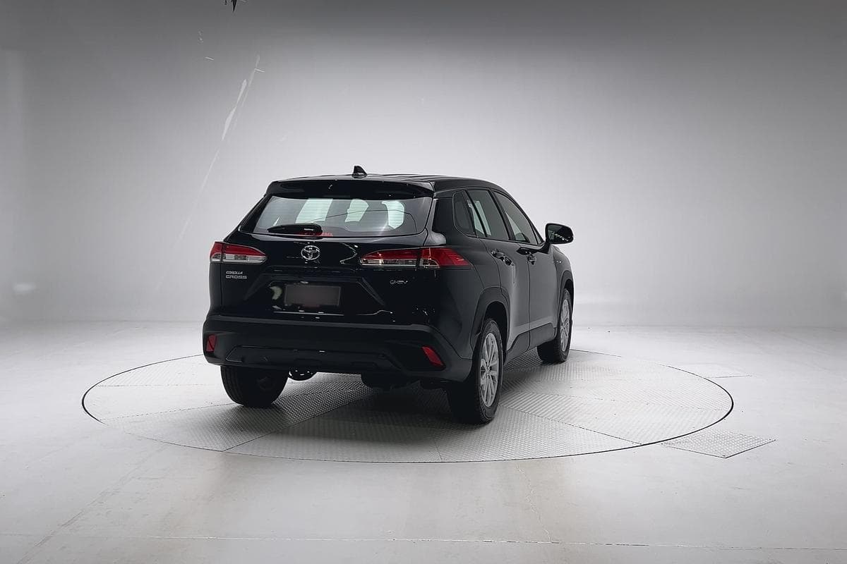 2025 Toyota Corolla Cross GX in Black