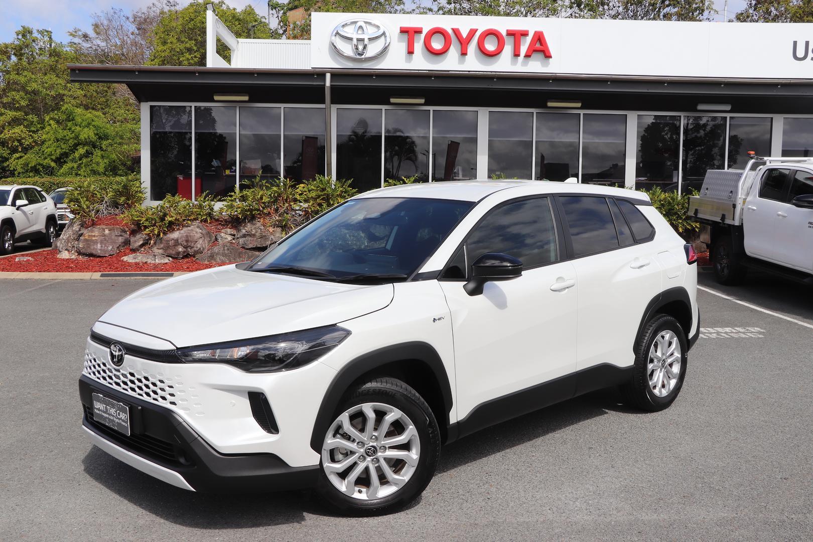 2025 Toyota Corolla Cross GX in White