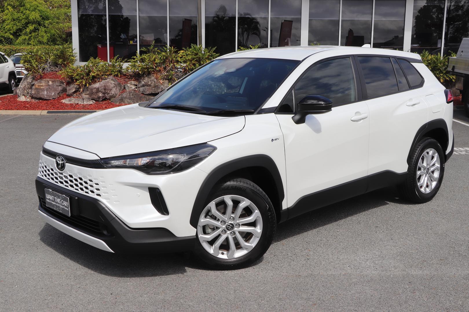 2025 Toyota Corolla Cross GX in White