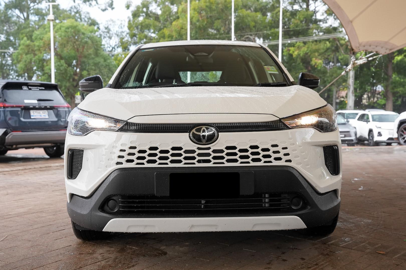 2025 Toyota Corolla Cross GX in White