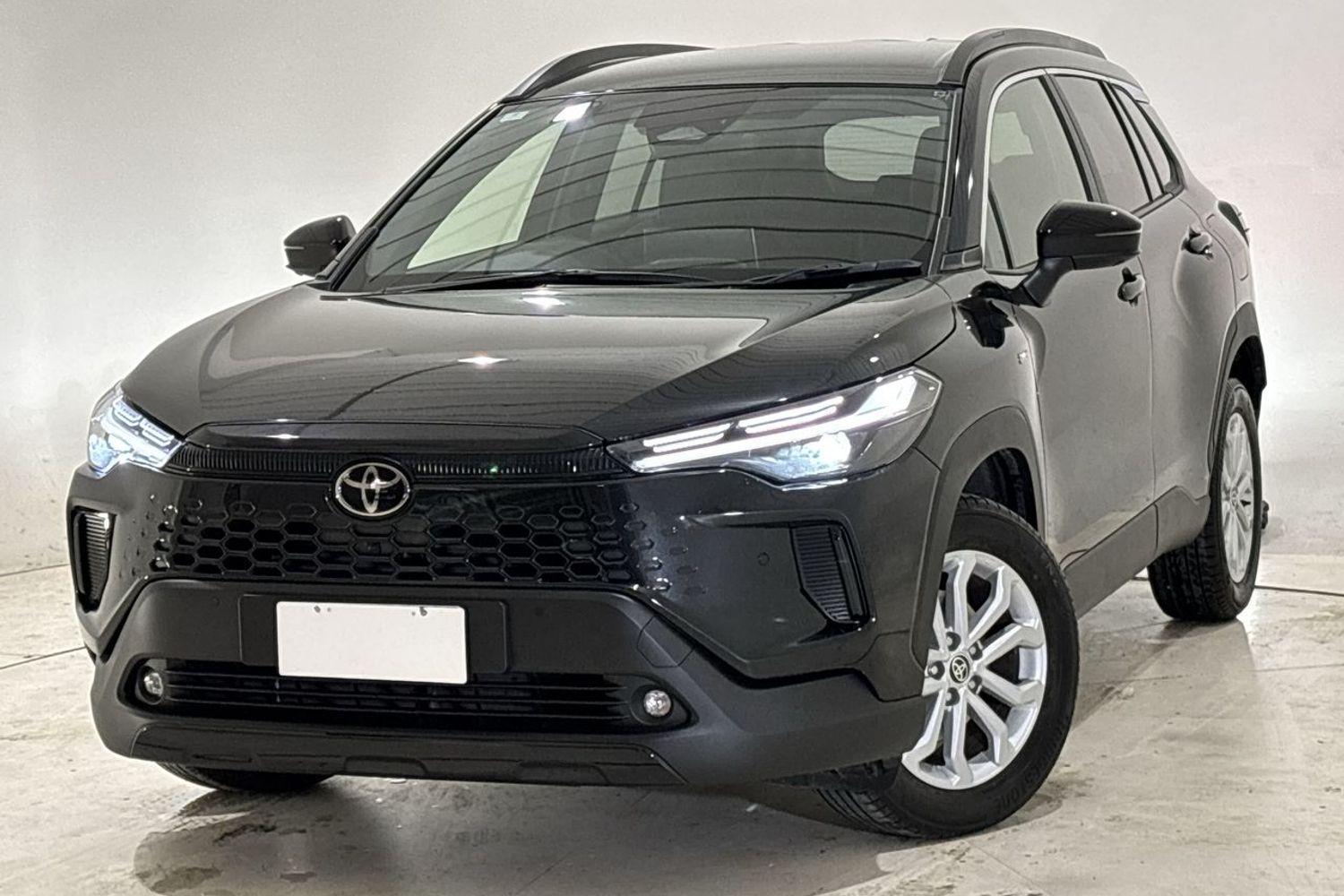 2025 Toyota Corolla Cross GXL in Black
