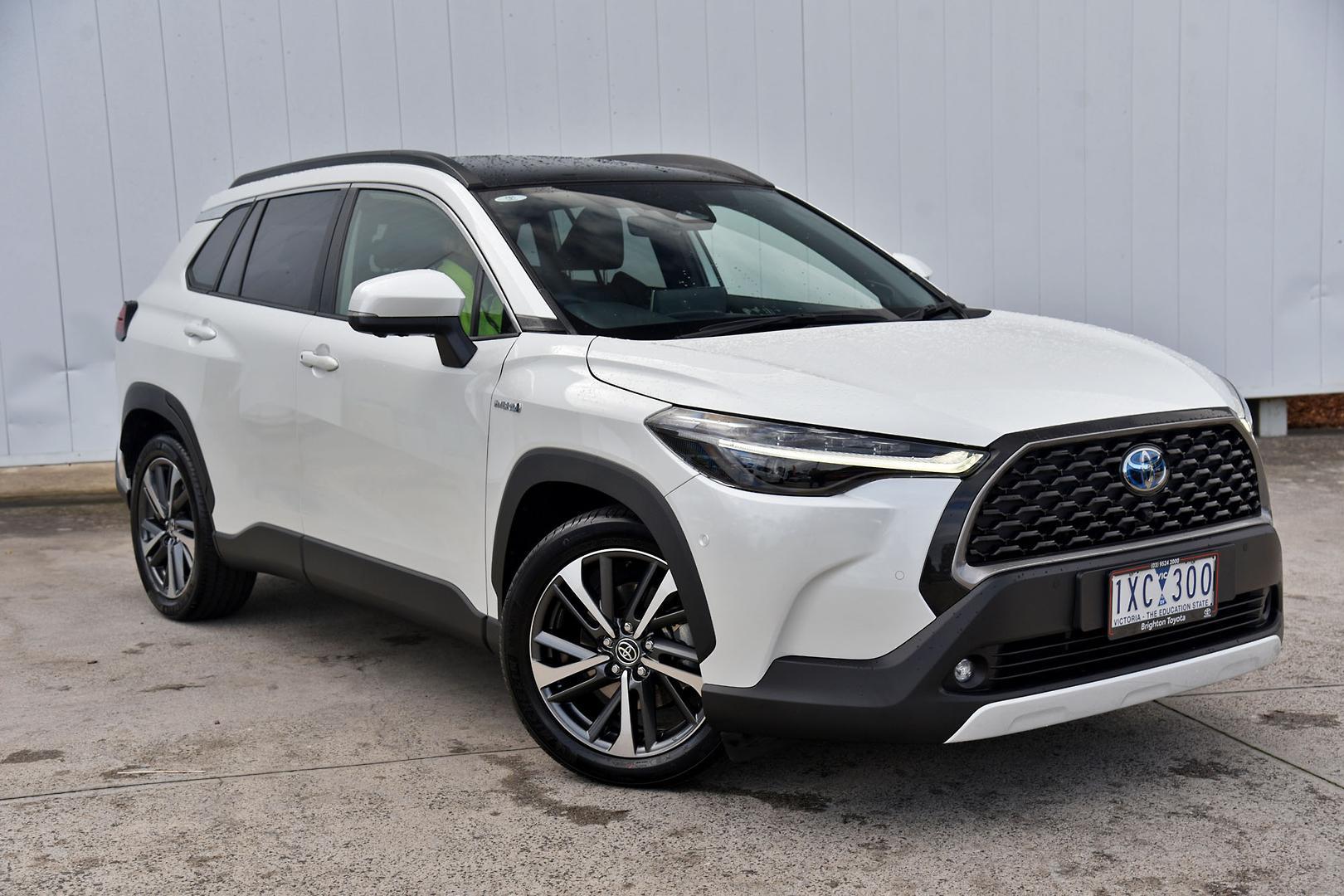2023 Toyota Corolla Cross Atmos 2WD in White