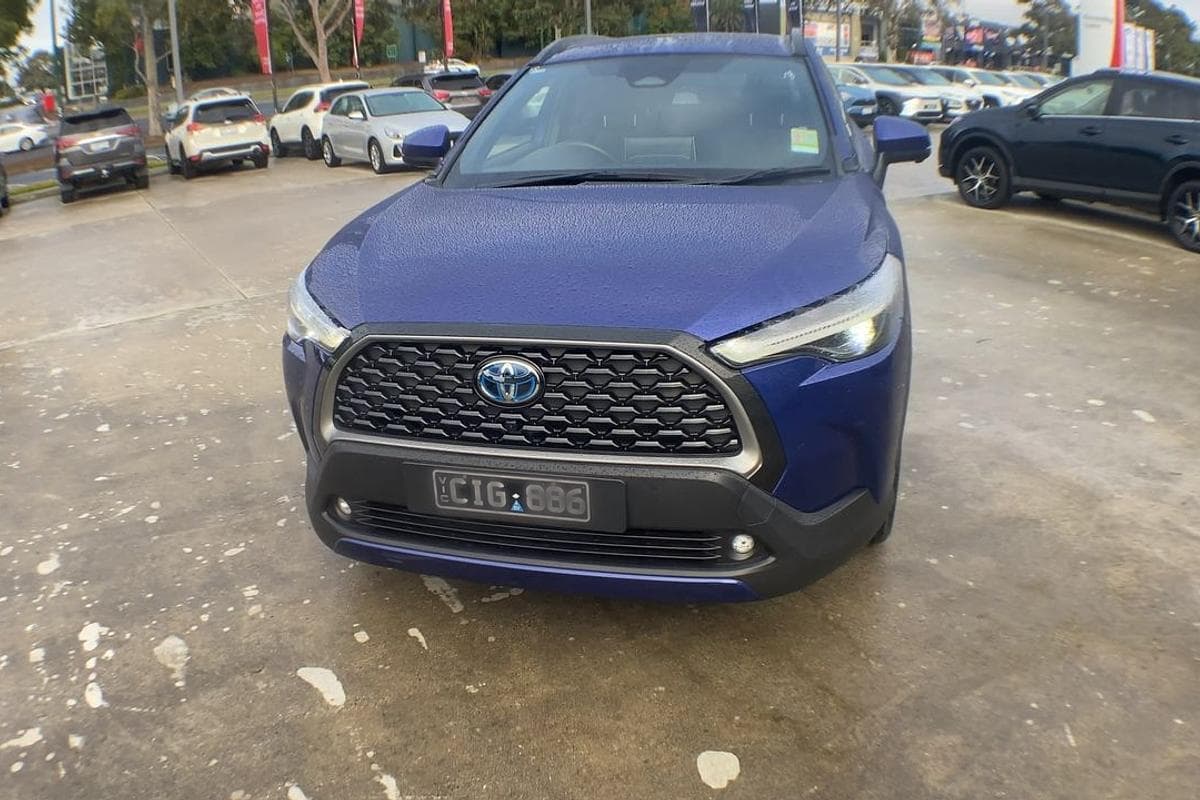 2023 Toyota Corolla Cross GXL in Blue
