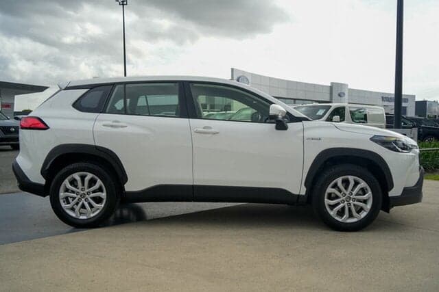 2024 Toyota Corolla Cross GX in White