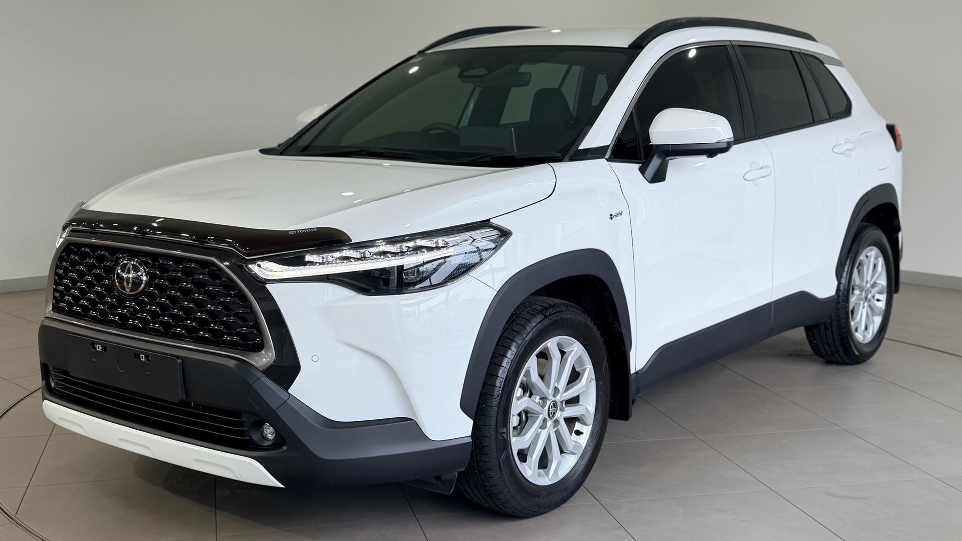 2024 Toyota Corolla Cross GXL in White
