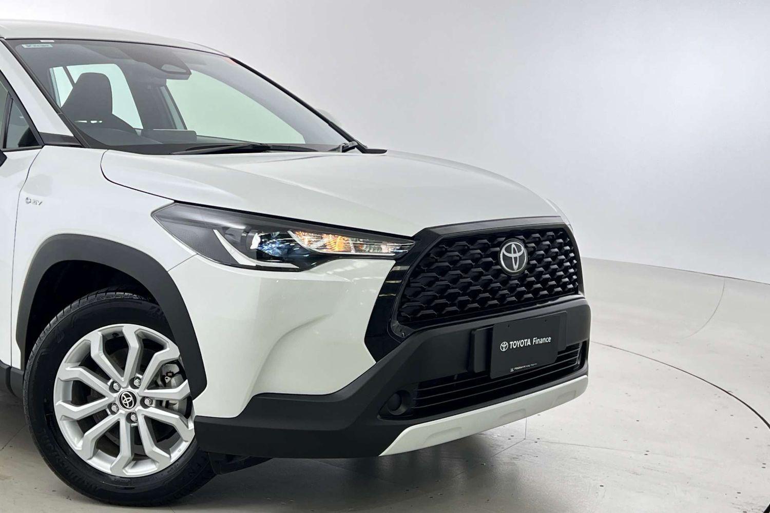 2025 Toyota Corolla Cross GX in White