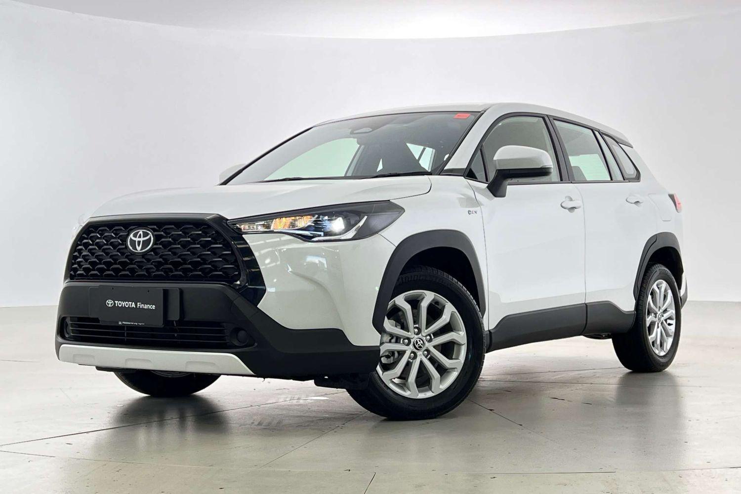 2025 Toyota Corolla Cross GX in White