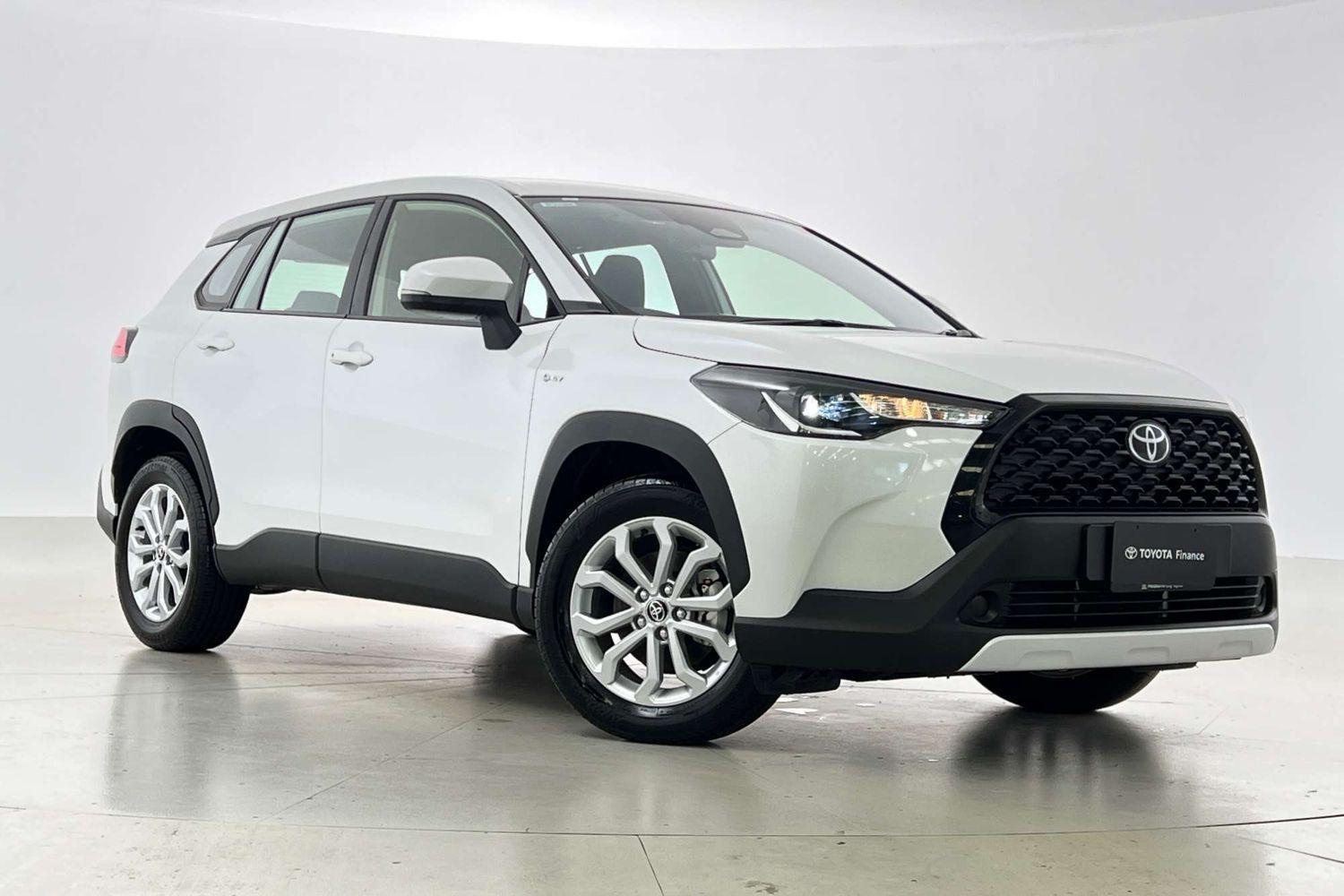 2025 Toyota Corolla Cross GX in White