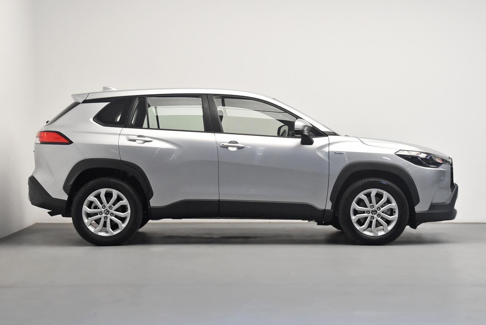 2025 Toyota Corolla Cross GX in Silver