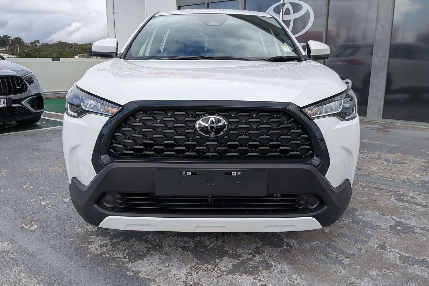 2025 Toyota Corolla Cross GX in White