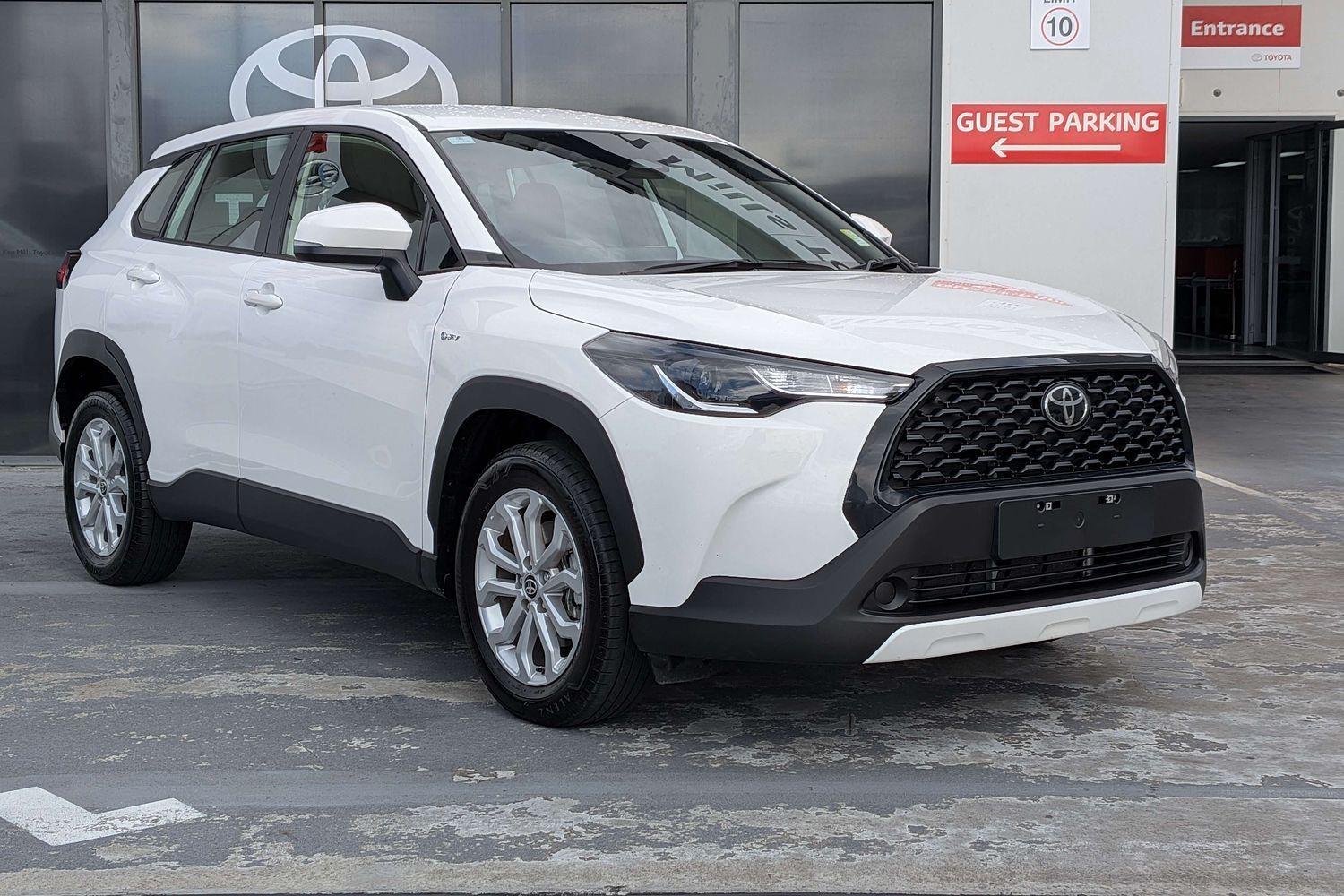 2025 Toyota Corolla Cross GX in White