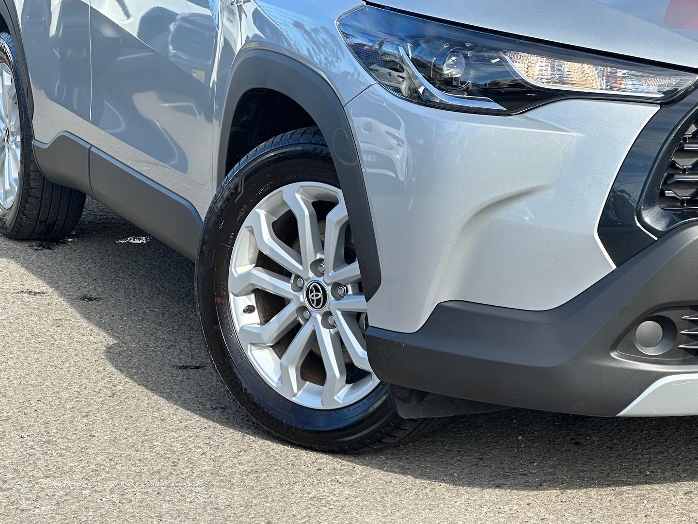 2025 Toyota Corolla Cross GX in Silver
